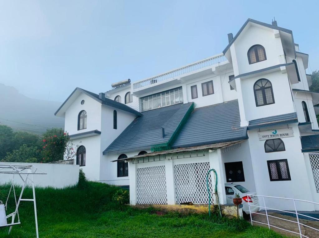 Hotel Bob Lesiure à Ooty Extérieur photo